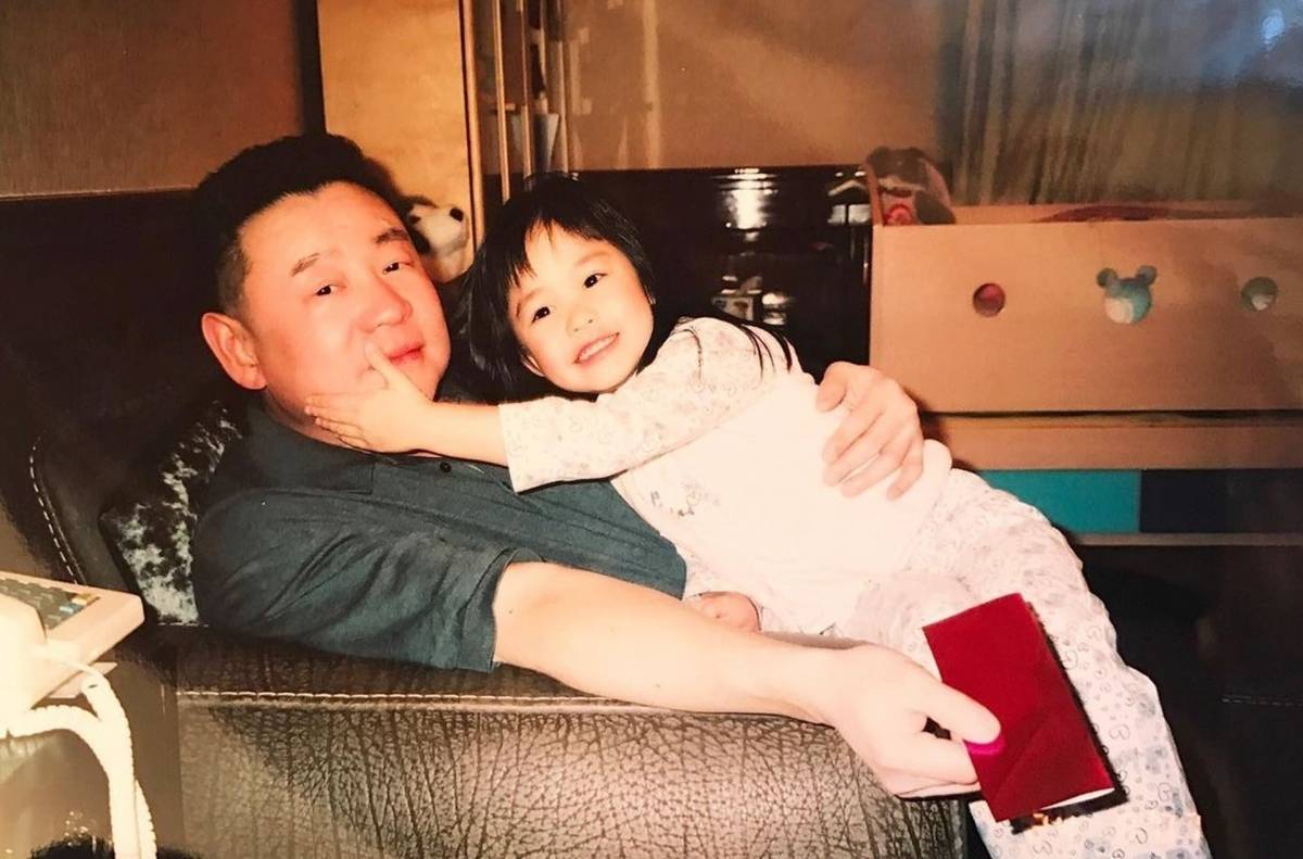吕丽君「双人瑜伽」照尽显