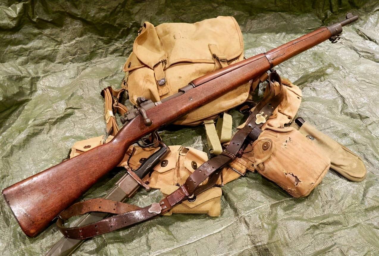 不过,直到二战结束,m1加兰德也未能完全取代春田步枪.