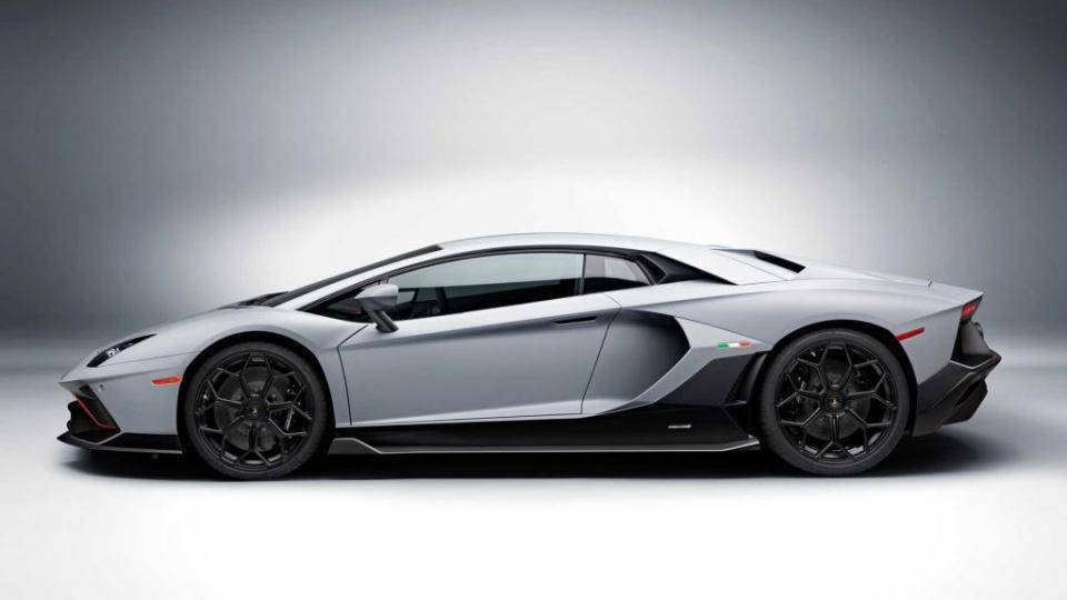 绝代大牛兰博基尼aventadorultimae限量600辆看看就行