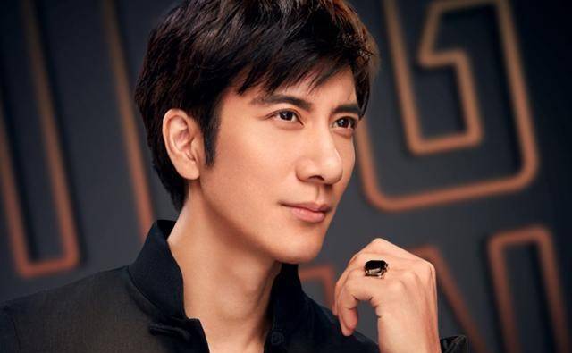 堂堂"音乐才子"王力宏沦落直播卖课,他到底经历了什么