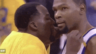 甚至一场国际大赛都没打过 如何让这批年轻球员凝聚在一起 需要领袖