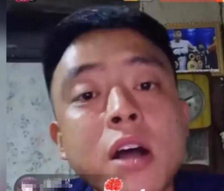 原创网红铁山靠爆红让网友们认识到了资本的力量