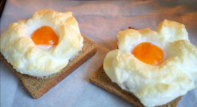 原创每天早饭坚持吃一枚鸡蛋好吗?时间久了,或许能感受到5个改变