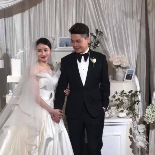 原创主持人沈涛娇妻曝光,引发网友热议