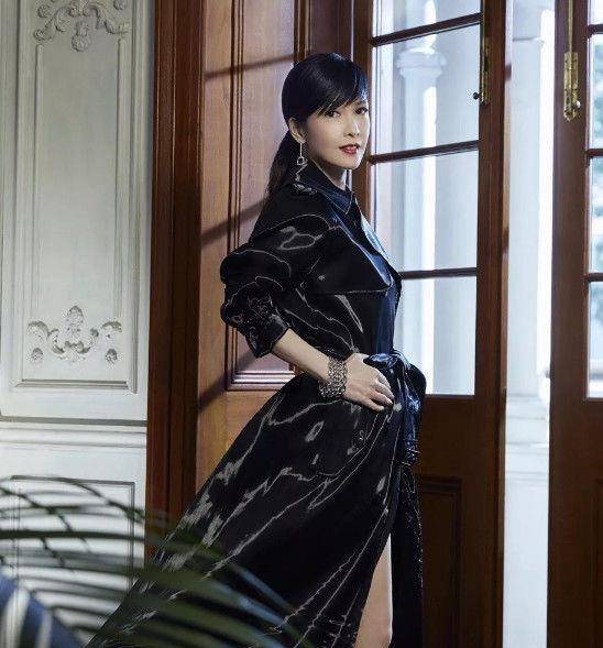 原创周慧敏年轻时照片曝光,美得倾国倾城,实力碾压如今一线女星!