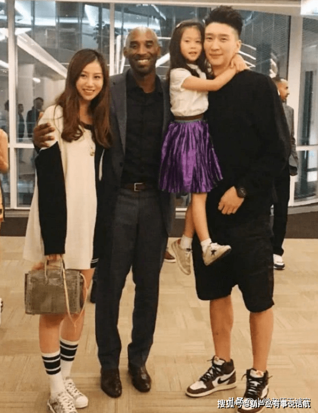 孙悦老婆上榜!他妻子近照,一双大长腿太美