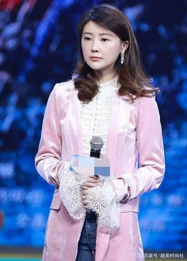 原创贾跃亭前妻甘薇豪门梦碎,穿着朴素面容憔悴,京城四美现状大不同
