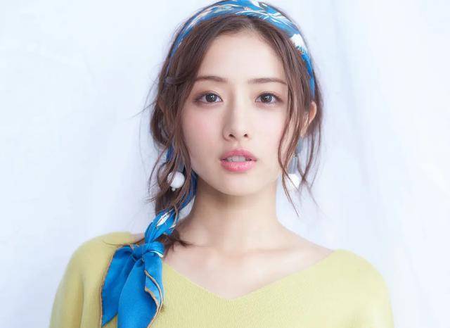 原创石原里美圈外老公身份曝光,只是普通上班族?因女歌手撮合而结识
