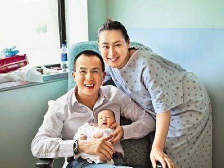 梁洛施为他们李家生下长孙的第二年,便卯着劲儿地又生下一对双胞胎
