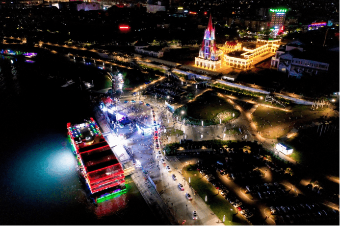 点亮中国星的第三颗星越l空降南宁亭子码头