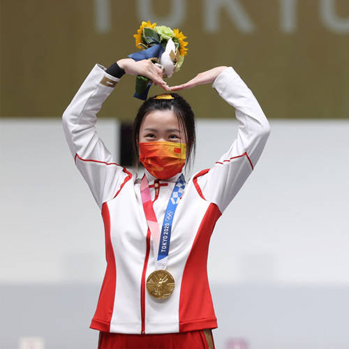 2000年出生的杨倩,为中国夺得东京奥运会首金后