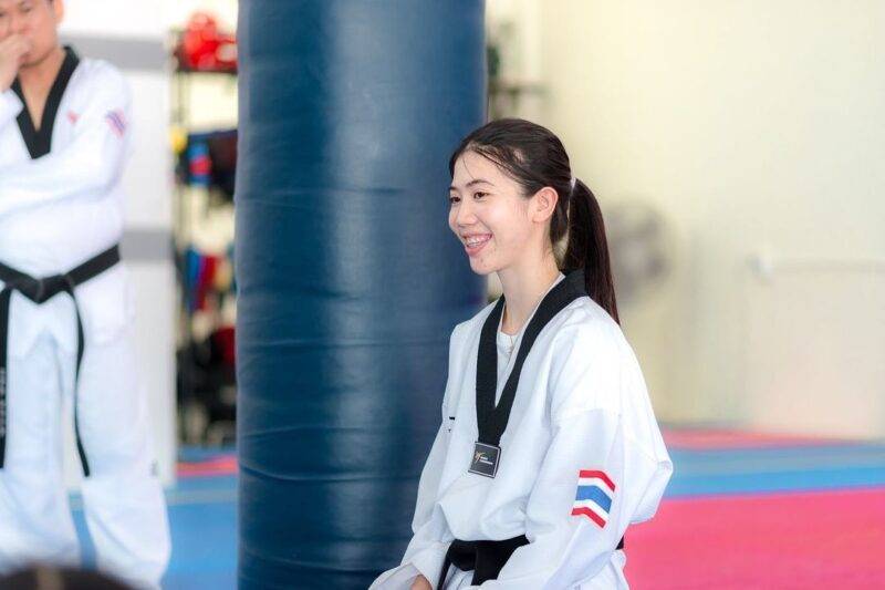 泰国跆拳道女神摘东奥首金年仅23外貌清秀成焦点