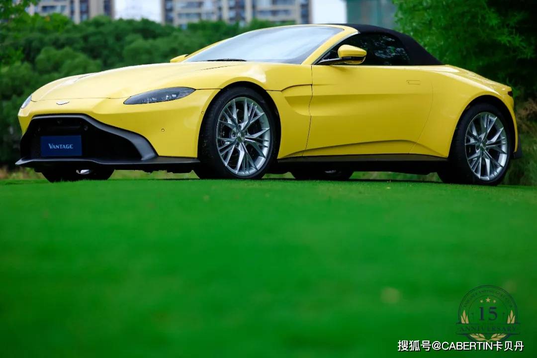 阿斯顿·马丁跑车vantage