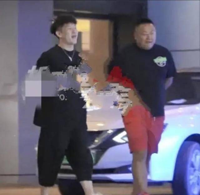 原创网传阎鹤祥跟曹云金私下聚会,把酒言欢?网友:根本不是一个人