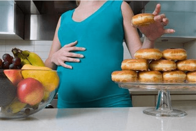 孕8-9个月时,胎宝会进入到＂猛涨期＂,准妈妈们注意控制体重