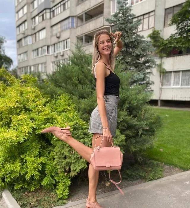 乌克兰跳高美少女刷新世界纪录修长美腿有着绝对优势