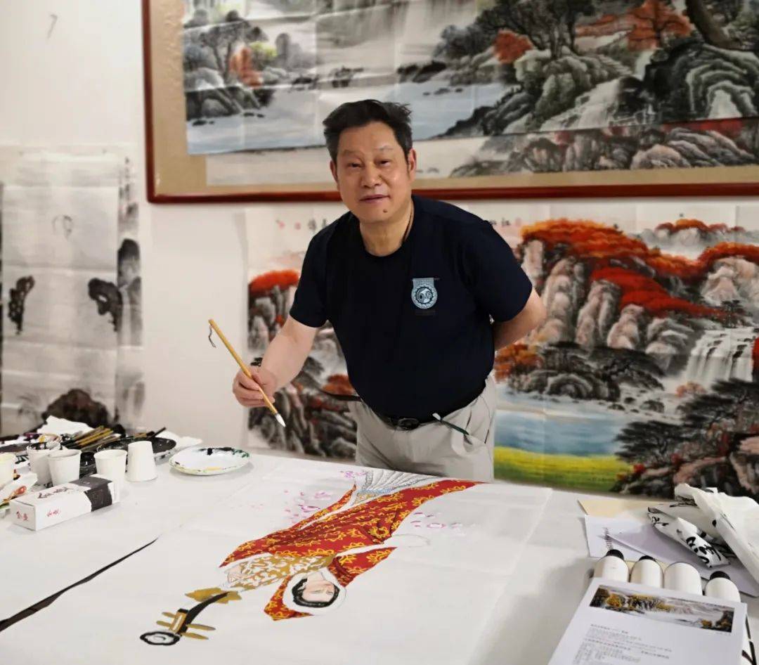李辉,荣昌斋主人,祖籍河南开封,客居北京,著名山水画家.