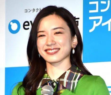 日本女星永野芽郁恢复后笑容甜美!细腰长腿太性感靓丽