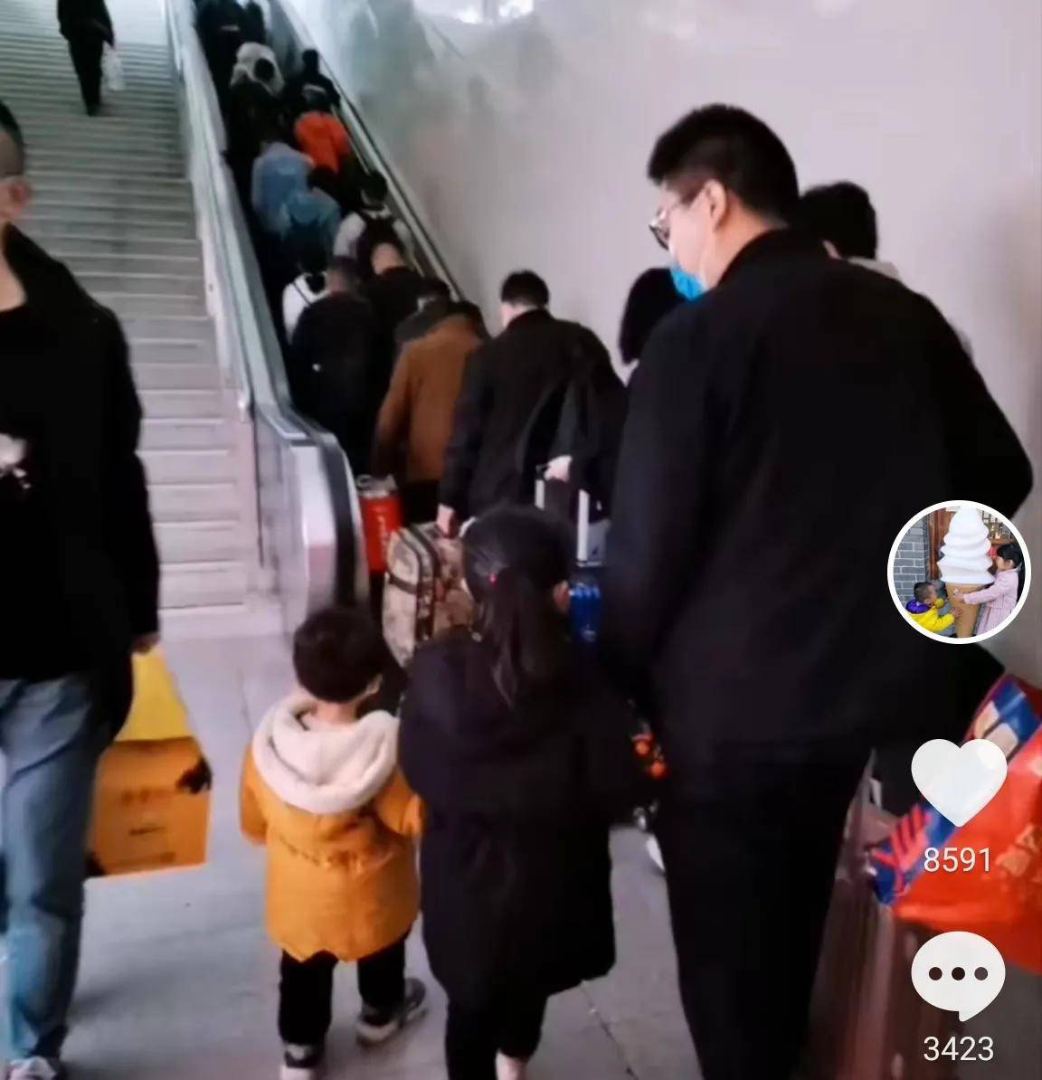 原创郭威一家四口回江西九江祭祖许敏有温度又有态度还很有面子