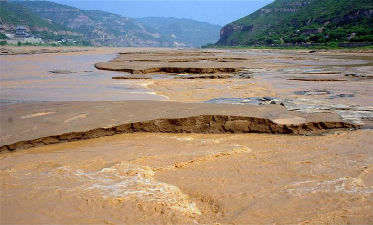 黄河已成"地上悬河"?河床高出十多米,为什么不把泥沙挖走呢?