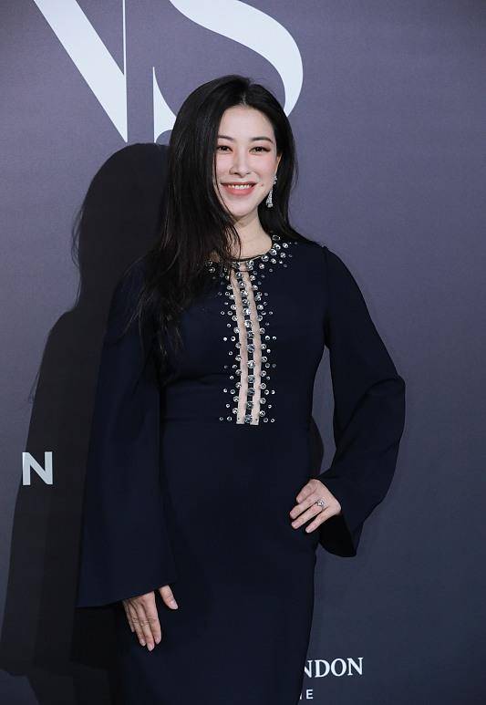 全球100张最美面孔的朱珠,身材好的不输明星,怀孕都比