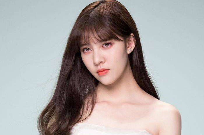 谁是人气最近飙涨的95后女明星之首?黄霄云杨超越程潇关晓彤