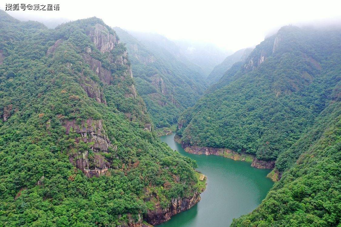 原创浙东大峡谷,两岸村庄,住在风景里