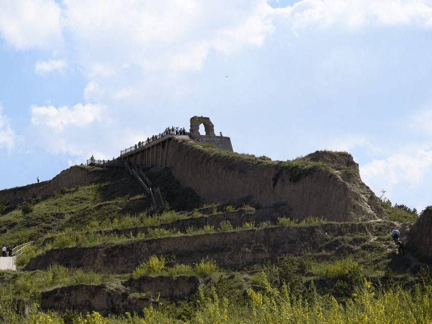 山西广武明长城标志性建筑月亮门