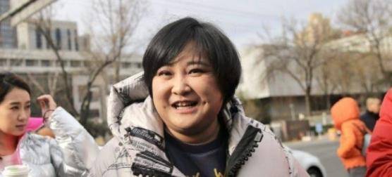原创贾玲丈夫近照曝光,两人结婚有6年之久,夫妻相十足啊
