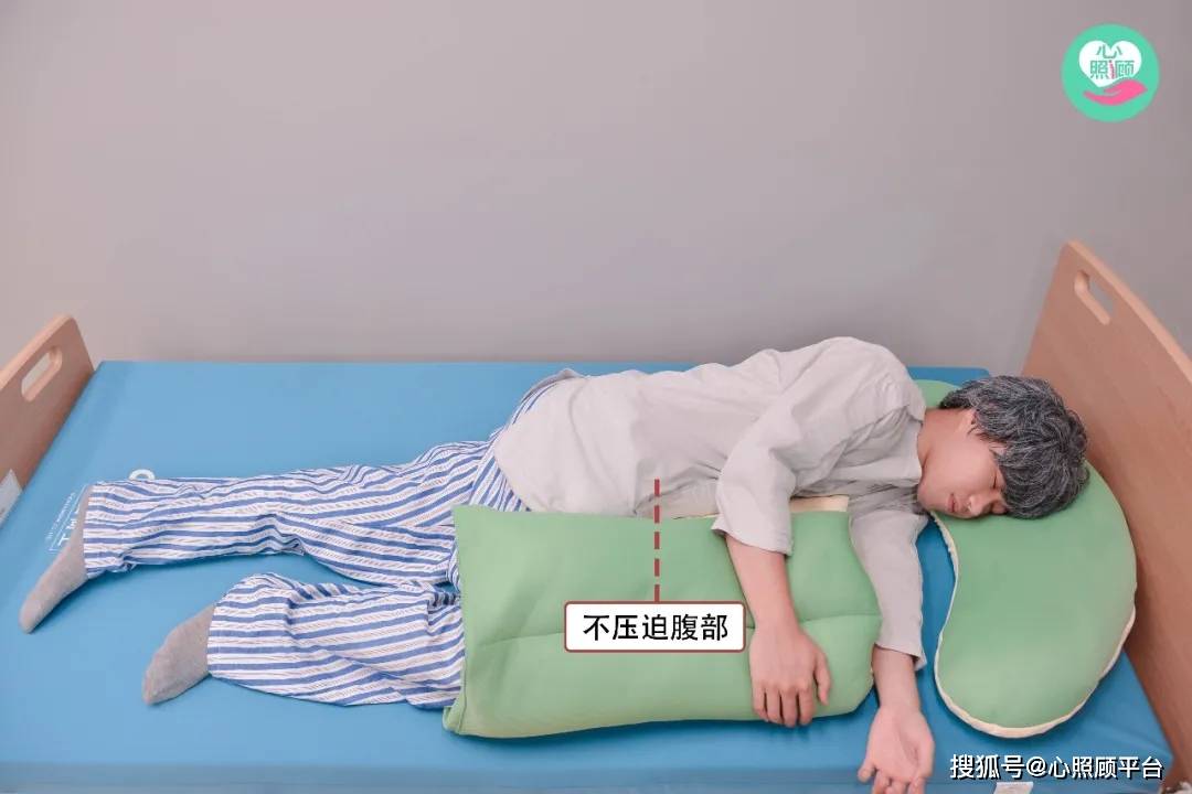 给老人家喂饭当心喂出肺炎99的人都不知道的正确喂饭姿势