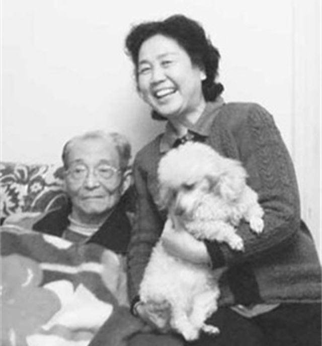 陈述:公认的经典反派演员,晚年病重二妻筹钱,死后子女