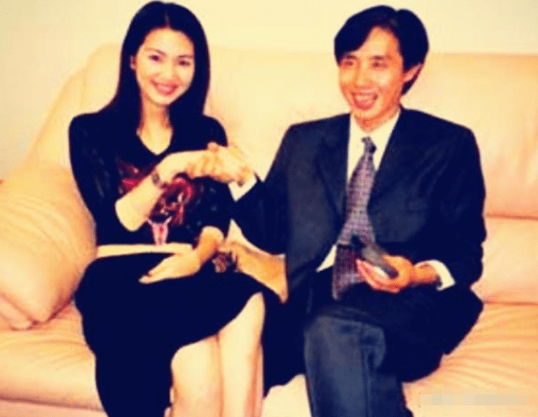 "港普f4"洪欣:婚姻失败,嫁小10岁丈夫一路坎坷,恋爱脑