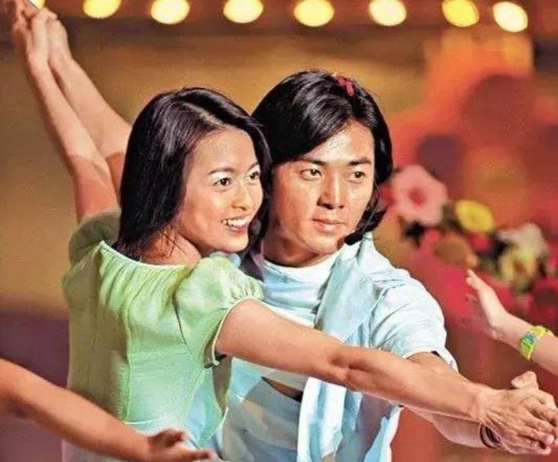 原创梁咏琪将暂别乐坛,出道26年与郑伊健相恋,现嫁外籍老公被宠成宝