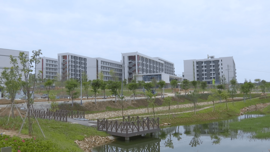 广东白云学院北校区