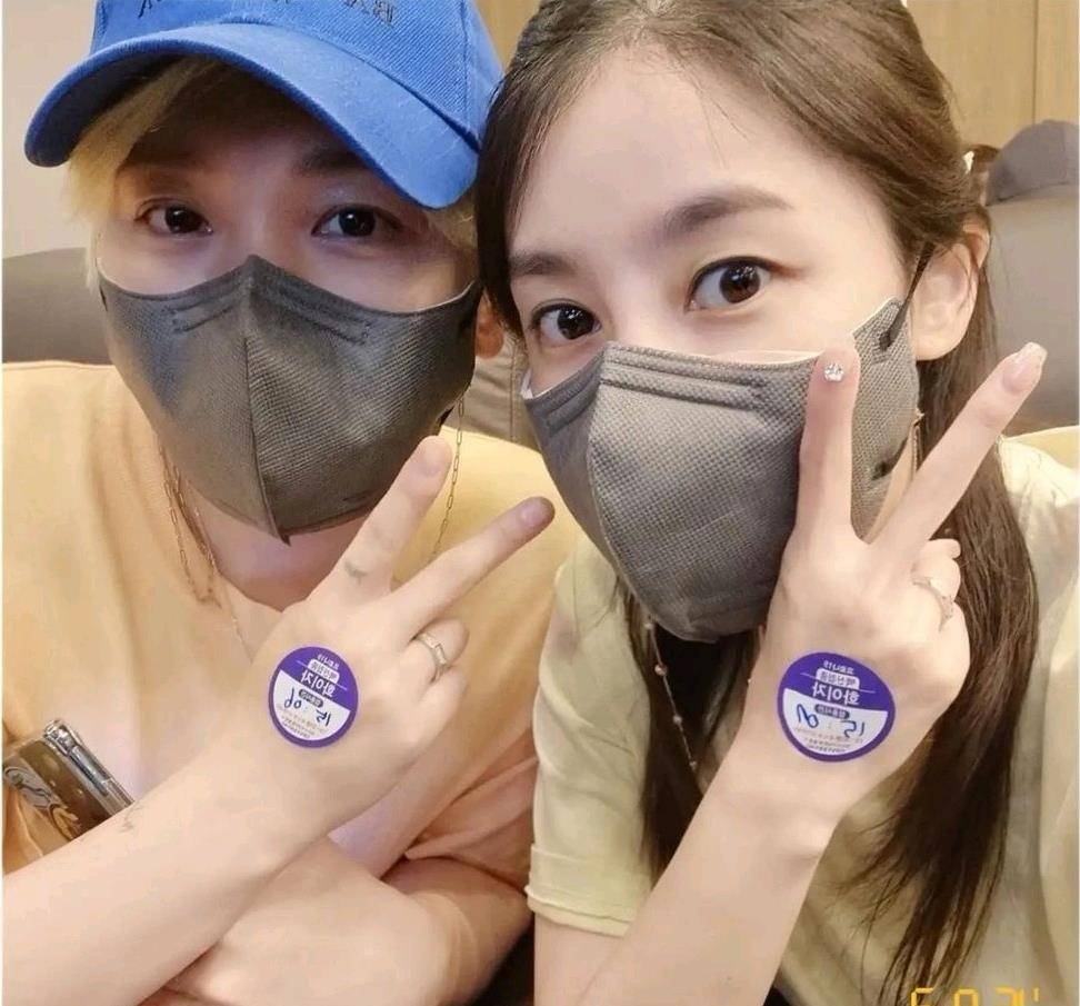 原创李晟敏治愈了心灵新曲获一位和妻子接种辉瑞疫苗没想象中疼