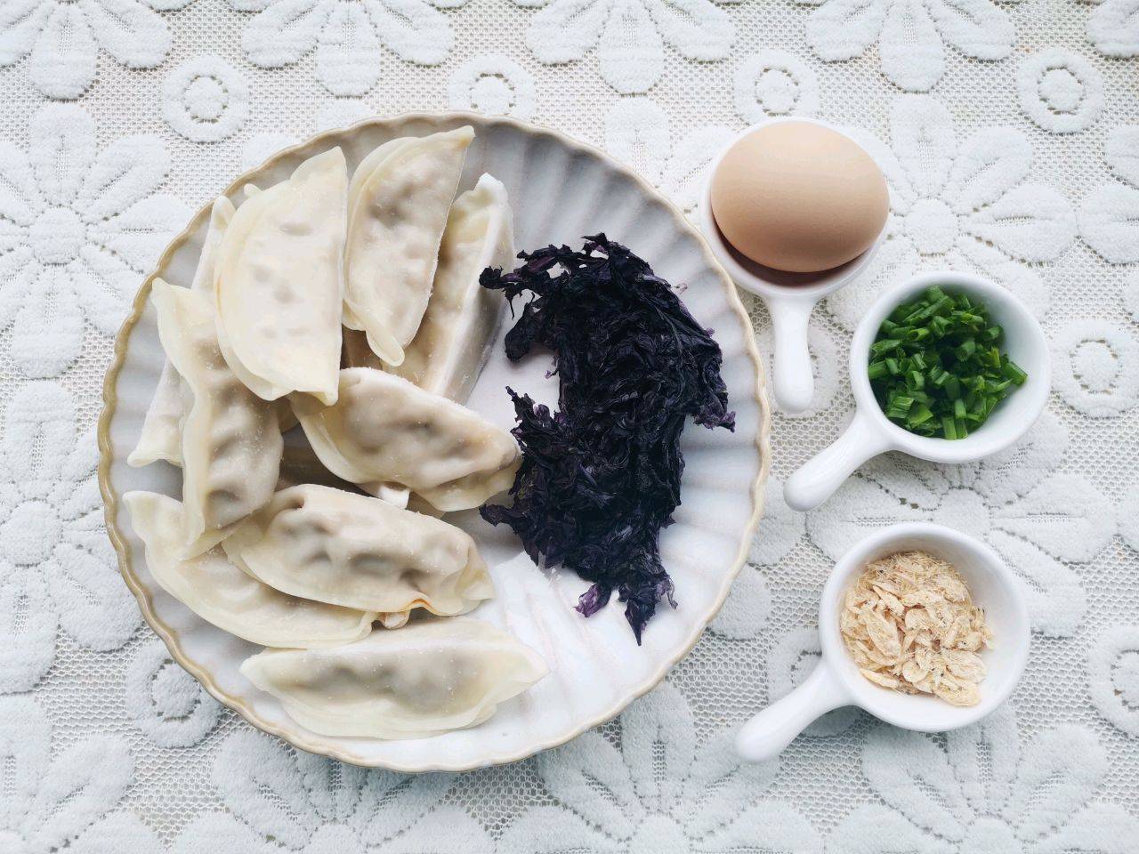饺子这样吃,汤汁鲜美,馅料鲜香,一口一个太过瘾了_虾米
