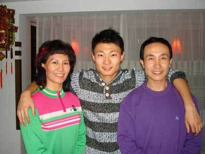巩汉林:帮海归儿子度过"缓苗期,大明星自有为父之道_巩天阔