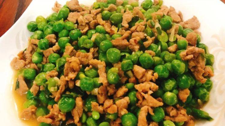 【豌豆粒炒肉沫】