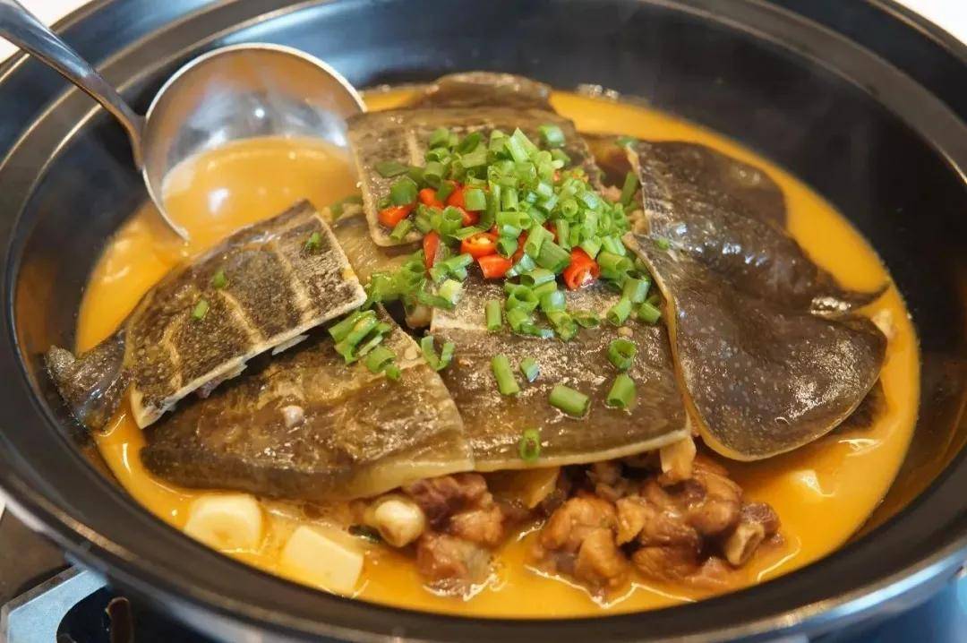 作用,例如:芝麻,桑椹,枸杞子,龙眼肉,胡桃,蜂王浆,山药,牛奶,甲鱼等