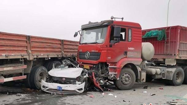 宁愿撞车也不刹车,大货车真的那么无情吗?老师傅:并不
