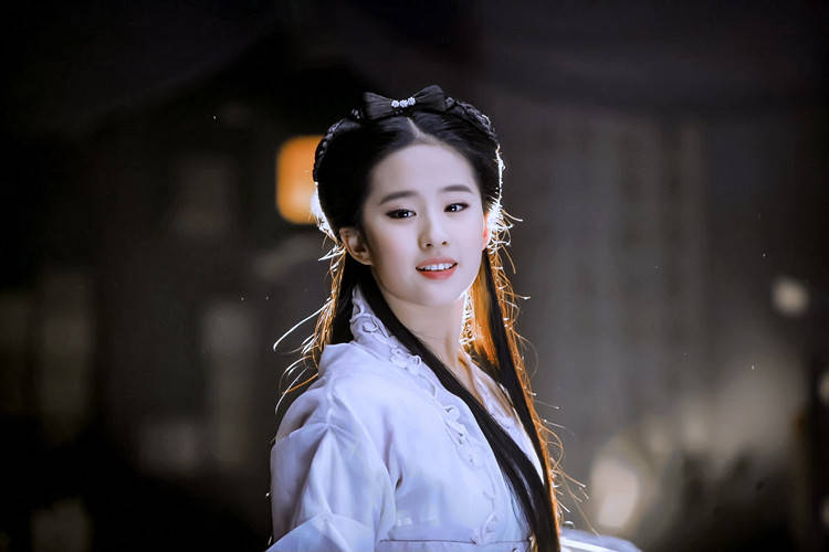 模仿刘亦菲被嘲,东施效颦还被配角压,新版小龙女模仿有多"尬"?