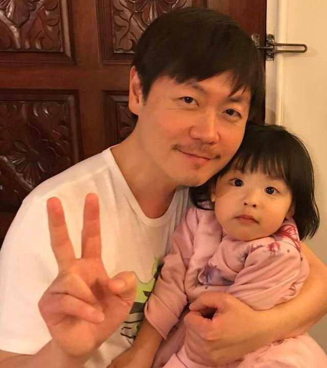 tvb"绯闻王"李思捷公开恋情,圈外女友长相甜美酷似刘佩玥?
