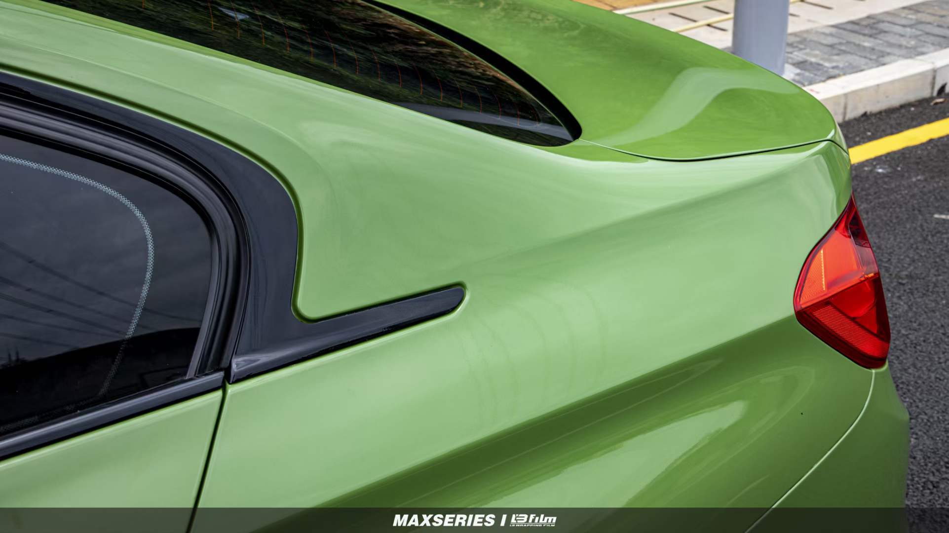 宝马-3系汽车贴膜lb改色膜原厂漆橄榄绿
