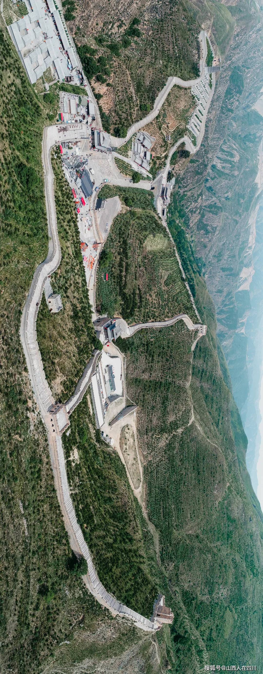雁门关全景.摄影/薛俊