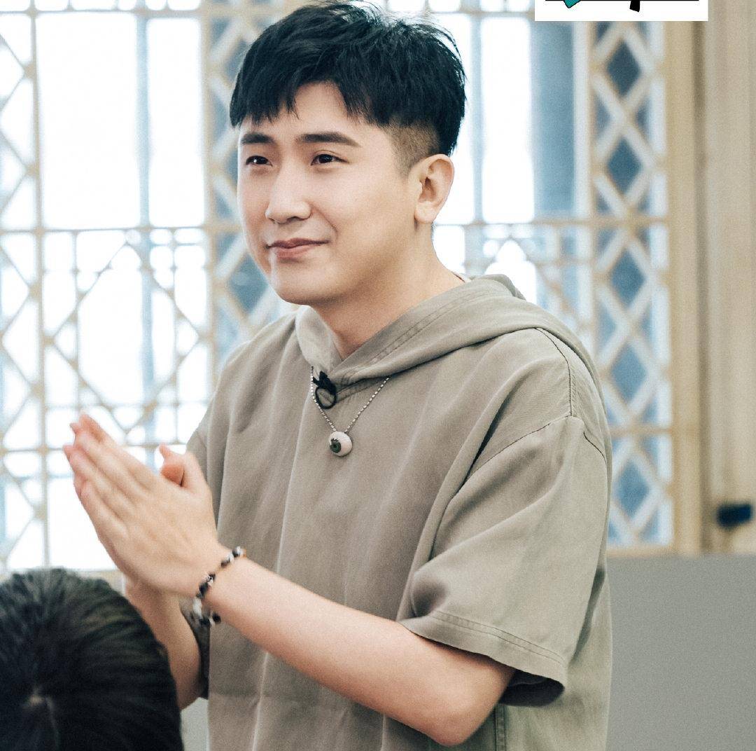 原创北服转行人尚九熙又有人脉又专业拿到了第一名
