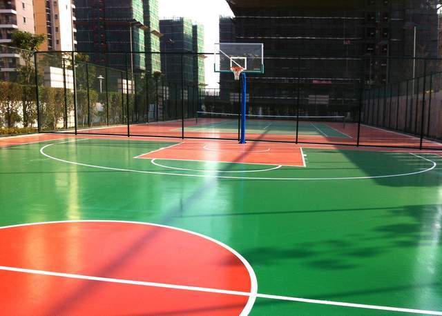 室外篮球场地面一般做的什么材料?篮球场地面材料分类