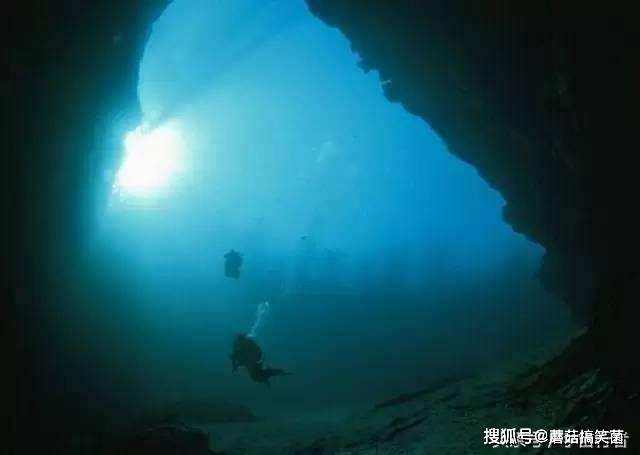 原创百慕大三角谜团被揭开,海底存在巨型洞穴,宽805米深46米