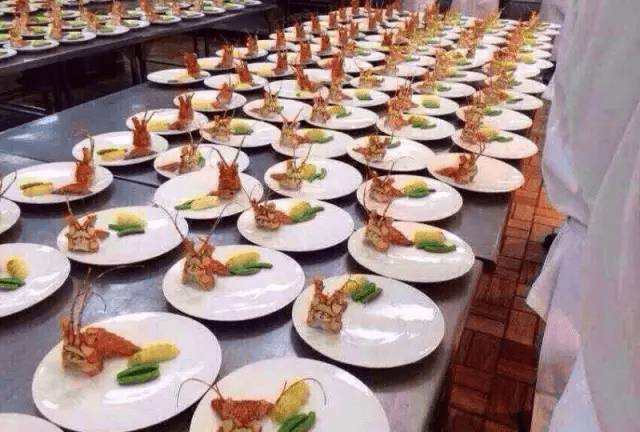 罕见的钓鱼台国宾馆国宴照片,带你看看领导人的饭桌