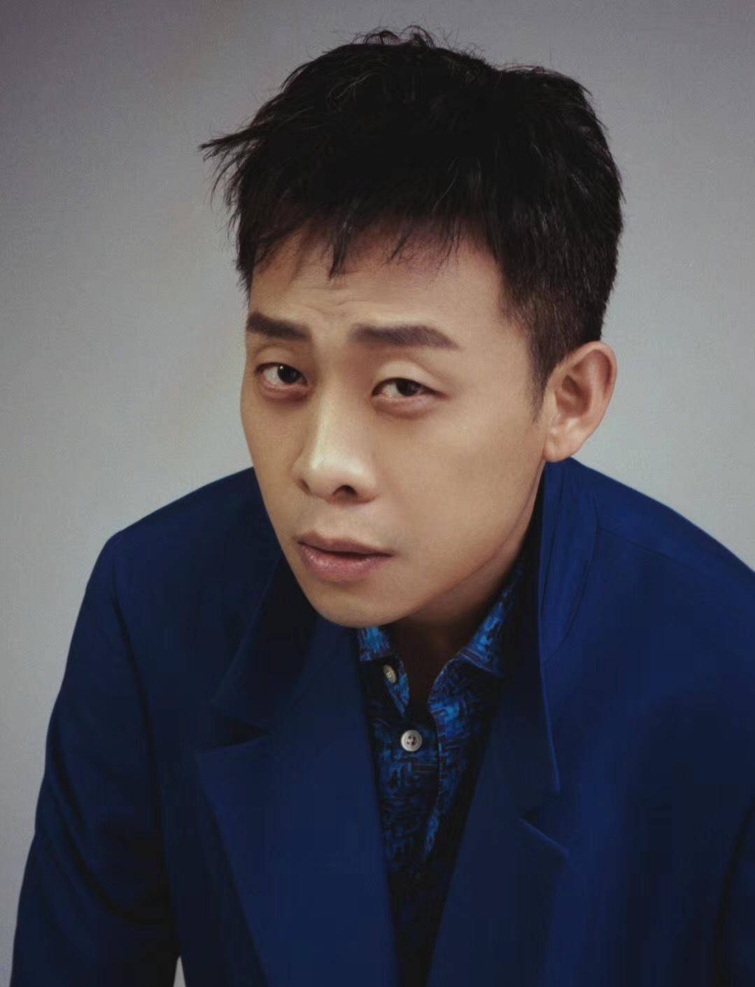 原创张译截然不同的两张脸写着一个演员的无奈与骄傲