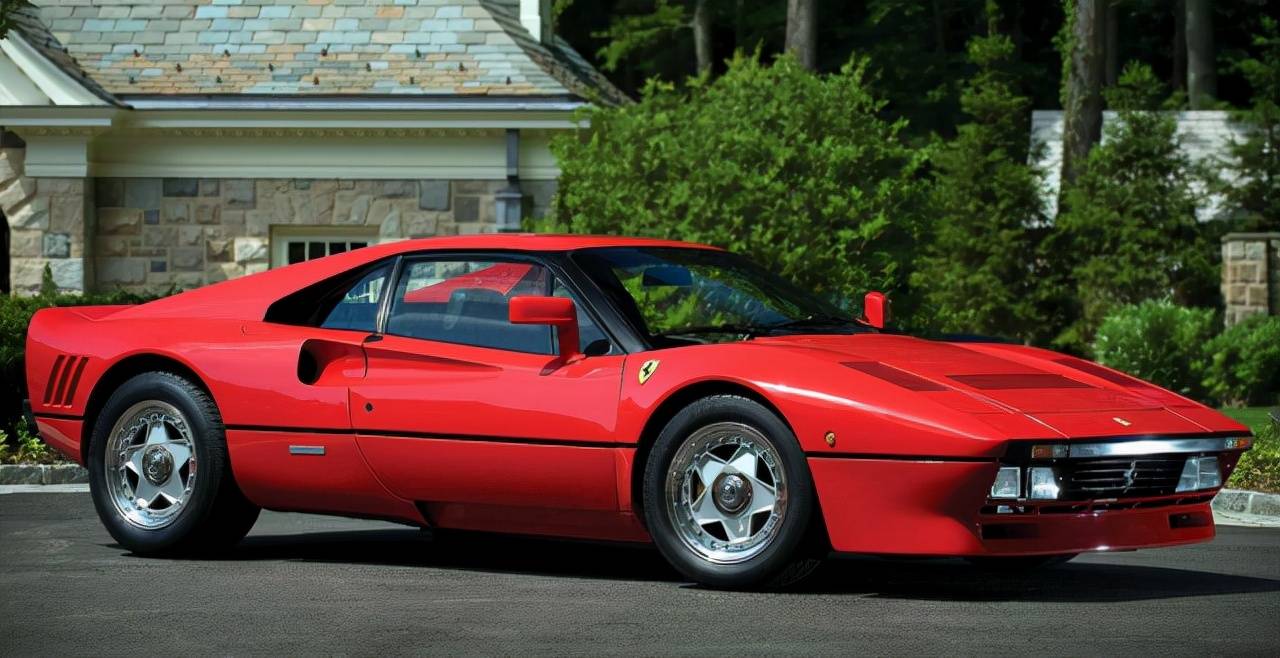 法拉利 288 gto 被誉为是一颗美丽的宝石,外观和性能上都展示了它的